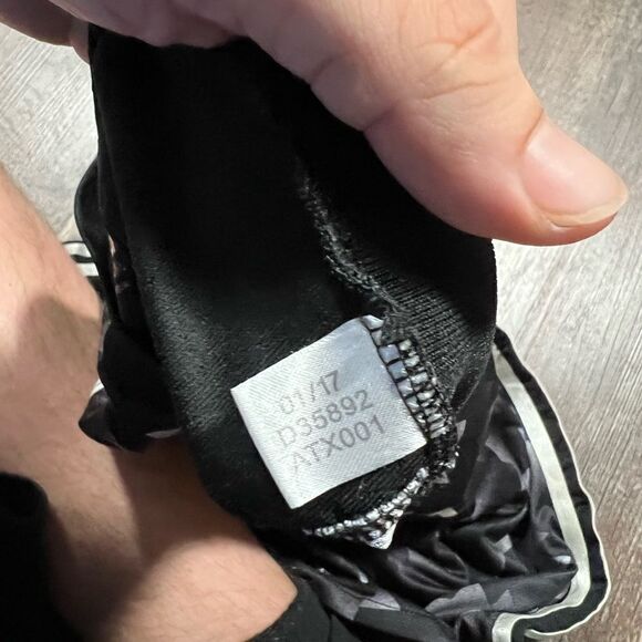 Manchester United 2017 Adidas Jersey - Picture 8 of 8